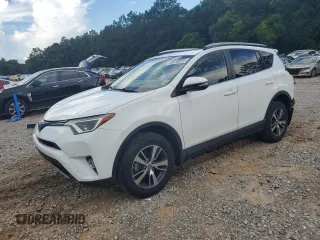 2018 Toyota RAV4 XLE with VIN JTMWFREV0JJ204150, listed as a Copart auction lot 59610825 with 34,730 mi miles and Salvage title. Bid and sale history available at DreamBid. Image 1.