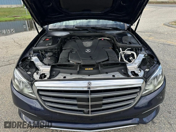 2019 Mercedes-Benz E 450 z VIN WDDZH6JB9KA591631, wystawiony jako Copart lot #58946415 z przebiegiem 158 139 mil mil oraz Czysty tytuł • Clean title. Historia ofert i sprzedaży dostępna na DreamBid. Obrazek 7.