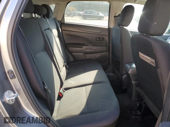 2015 Mitsubishi Outlander ES z VIN 4A4AP3AUXFE054428, wystawiony jako Copart lot #55333135 z przebiegiem 167 823 mil mil oraz Szkoda całkowita • Salvage title. Historia ofert i sprzedaży dostępna na DreamBid. Obrazek 10.