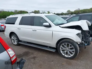 2019 Ford Expedition Max Platinum z VIN 1FMJK1MTXKEA29161, wystawiony jako IAAI lot #41963681 z przebiegiem 122 561 mil mil oraz . Historia ofert i sprzedaży dostępna na DreamBid. Obrazek 12.