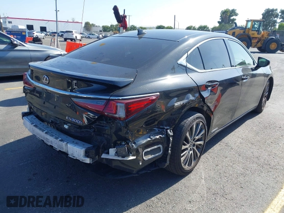 2019 Lexus ES 300h with VIN JTHB21B11K2024098, listed as a IAAI auction lot 42082628 with 92,280 mi miles and . Bid and sale history available at DreamBid. Image 4.