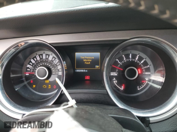 2013 Ford Mustang GT with VIN 1ZVBP8CF8D5284051, listed as a Copart auction lot 49432125 with 33,209 mi miles and Non Repairable. Bid and sale history available at carsss.com. Image 9.