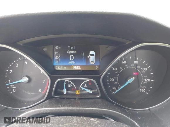 2018 Ford Focus SE z VIN 1FADP3F2XJL293337, wystawiony jako IAAI lot #42121294 z przebiegiem 71 241 mil mil oraz . Historia ofert i sprzedaży dostępna na DreamBid. Obrazek 7.