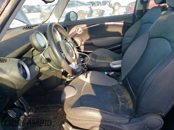 2007 MINI Hardtop S with VIN WMWMF73507TT86117, listed as a Copart auction lot 54372025 with 101,871 mi miles and Clean Title. Bid and sale history available at DreamBid. Image 7.