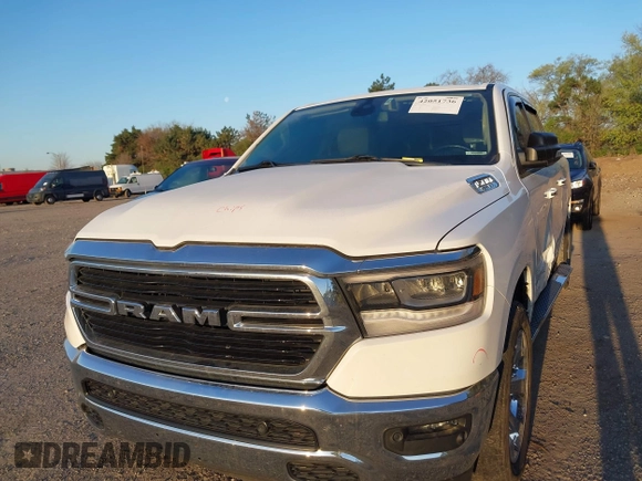 2019 Ram 1500 Big Horn z VIN 1C6SRFFT2KN659701, wystawiony jako IAAI lot #42051736 z przebiegiem 165 542 mil mil oraz . Historia ofert i sprzedaży dostępna na DreamBid. Obrazek 12.
