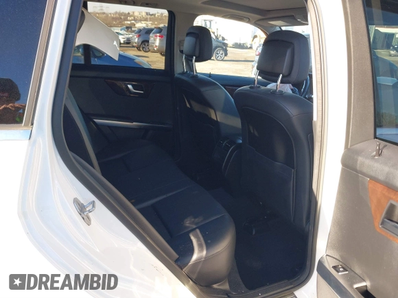 2013 Mercedes-Benz GLK 350 z VIN WDCGG8JBXDG093271, wystawiony jako IAAI lot #41061919 z przebiegiem 83 485 mil mil oraz . Historia ofert i sprzedaży dostępna na DreamBid. Obrazek 8.