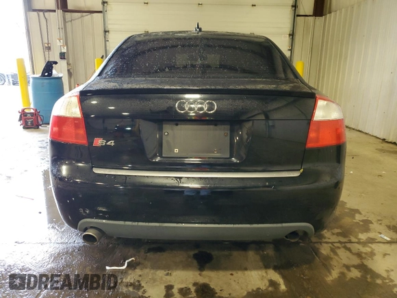 2005 Audi S4 z VIN WAUPL68E45A061813, wystawiony jako Copart lot #73425354 z przebiegiem 108 149 mil mil oraz Szkody całkowita. Historia ofert i sprzedaży dostępna na DreamBid. Obrazek 6.