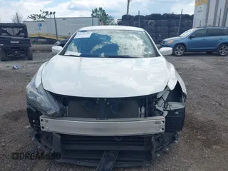 2017 Nissan Altima SR z VIN 1N4AL3AP5HC193030, wystawiony jako IAAI lot #42230730 z przebiegiem 93 001 mil mil oraz . Historia ofert i sprzedaży dostępna na DreamBid. Obrazek 11.