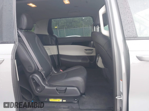 2024 Kia Carnival EX with VIN KNDNC5H31R6377648, listed as a IAAI auction lot 40124659 with 14,386 mi miles and . Bid and sale history available at DreamBid. Image 8.