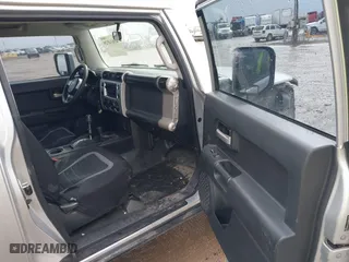 2007 Toyota FJ Cruiser with VIN JTEBU11FX70056992, listed as a IAAI auction lot 41814520 with 162,583 mi miles. Bid and sale history available at carsss.com. Image 5.