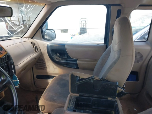 2000 Ford Ranger XL z VIN 1FTYR14VXYPA96145, wystawiony jako IAAI lot #42197132 z przebiegiem 266 243 mil mil oraz . Historia ofert i sprzedaży dostępna na DreamBid. Obrazek 5.