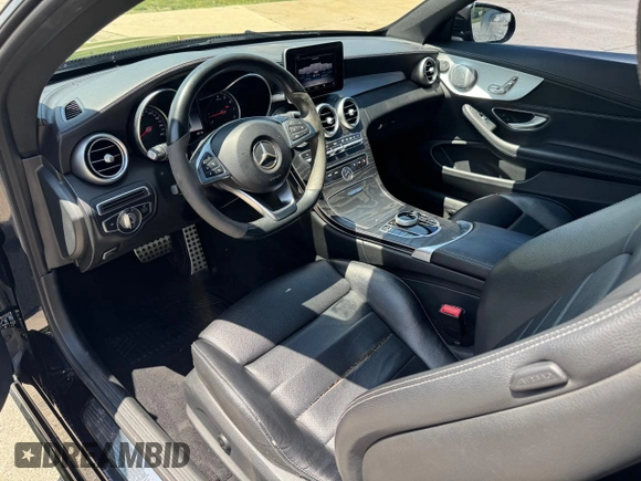 2018 Mercedes-Benz C 300 z VIN WDDWJ4KB3JF659952, wystawiony jako Copart lot #62150725 z przebiegiem 75 589 mil mil oraz Czysty tytuł • Clean title. Historia ofert i sprzedaży dostępna na DreamBid. Obrazek 9.