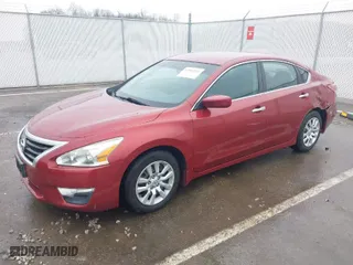 2013 Nissan Altima 2.5 S with VIN 1N4AL3AP9DC253370, listed as a IAAI auction lot 41547232 with 88,393 mi miles. Bid and sale history available at carsss.com. Image 2.