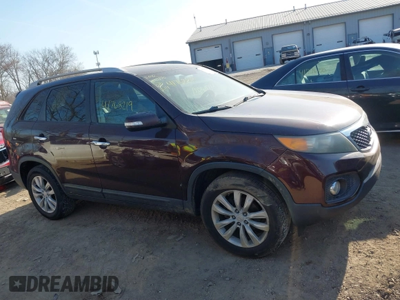 2011 Kia Sorento EX with VIN 5XYKU4A20BG153415, listed as a IAAI auction lot 41768219 with 185,732 mi miles. Bid and sale history available at carsss.com. Image 14.