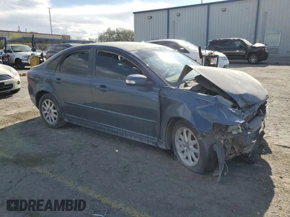 2008 Volvo S40 2.4L z VIN YV1MS382482399976, wystawiony jako Copart lot #53999455 z przebiegiem Nie podano mil oraz Szkoda całkowita • Salvage title. Historia ofert i sprzedaży dostępna na DreamBid. Obrazek 4.
