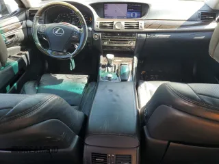 2013 Lexus LS 460 with VIN JTHCL5EF1D5017377, listed as a Copart auction lot 48390465 with 136,366 mi miles and Salvage title. Bid and sale history available at DreamBid. Image 8.