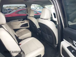 2020 Kia Telluride S z VIN 5XYP64HC5LG020312, wystawiony jako IAAI lot #41906331 z przebiegiem 93 373 mil mil oraz . Historia ofert i sprzedaży dostępna na DreamBid. Obrazek 8.
