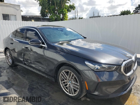2024 BMW 5 Series 530i with VIN WBA43FJ0XRCR49428, listed as a Copart auction lot 46817345 with 22,219 mi miles and Clean Title. Bid and sale history available at carsss.com. Image 4.