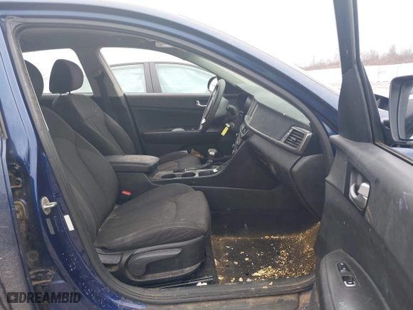 2018 Kia Optima LX with VIN 5XXGT4L37JG272807, listed as a IAAI auction lot 41689762 with 67,059 mi miles. Bid and sale history available at carsss.com. Image 5.