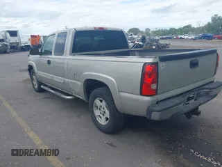 2005 Chevrolet Silverado 1500 Z71 with VIN 1GCEK19Z55Z212497, listed as a IAAI auction lot 42172303 with 322,246 mi miles and . Bid and sale history available at DreamBid. Image 3.