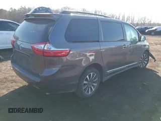 2018 Toyota Sienna XLE with VIN 5TDDZ3DCXJS199733, listed as a IAAI auction lot 41357266 with 66,692 mi miles. Bid and sale history available at carsss.com. Image 4.