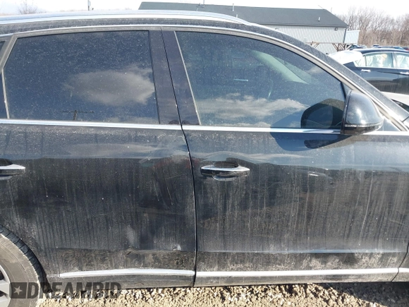2015 Audi Q5 Premium with VIN WA1CFAFP6FA092394, listed as a IAAI auction lot 41689478 with 97,986 mi miles. Bid and sale history available at carsss.com. Image 13.