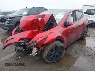 2024 Tesla Model Y z VIN 7SAYGDED9RA304010, wystawiony jako IAAI lot #42366995 z przebiegiem Nie podano mil oraz . Historia ofert i sprzedaży dostępna na DreamBid. Obrazek 16.