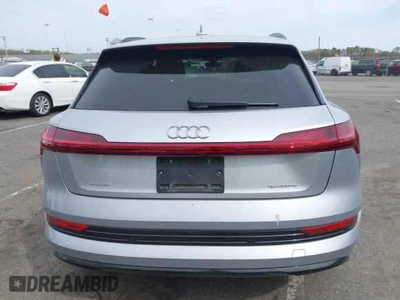 2022 Audi e-tron Premium with VIN WA1AAAGE3NB033122, listed as a IAAI auction lot 42081343 with 36,171 mi miles and . Bid and sale history available at DreamBid. Image 16.