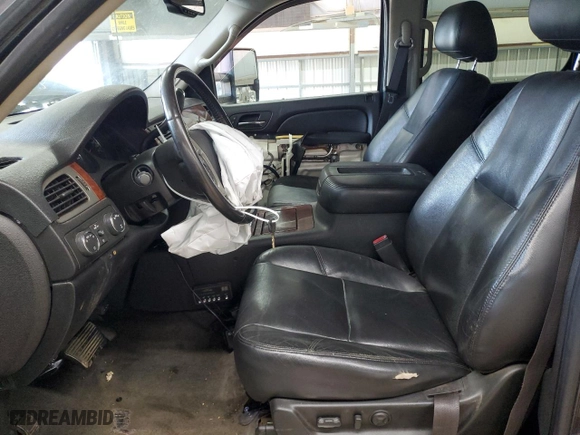 2010 Chevrolet Avalanche LTZ with VIN 3GNVKGE01AG226716, listed as a Copart auction lot 63428994 with 0 mi miles and Salvage Title. Bid and sale history available at carsss.com. Image 7.