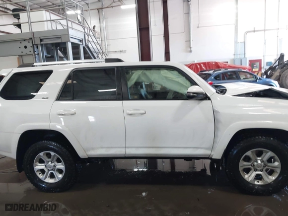 2019 Toyota 4Runner SR5 with VIN JTEBU5JR0K5693273, listed as a IAAI auction lot 41882761 with 54,503 mi miles. Bid and sale history available at carsss.com. Image 13.