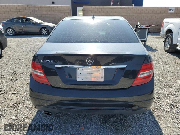 2014 Mercedes-Benz C 250 Sport z VIN WDDGF4HB5EA968032, wystawiony jako Copart lot #60570585 z przebiegiem 121 077 mil mil oraz Czysty tytuł • Clean title. Historia ofert i sprzedaży dostępna na DreamBid. Obrazek 6.