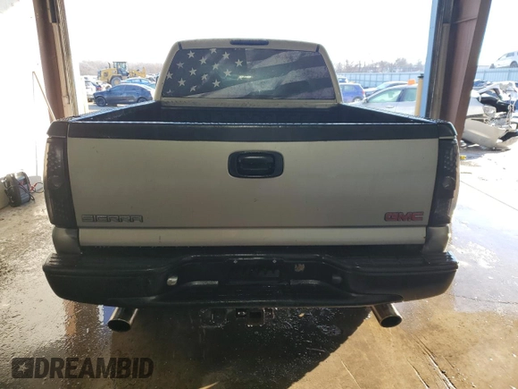 2001 GMC Sierra 1500HD SLT z VIN 1GTGK13U51F151024, wystawiony jako Copart lot #41991685 z przebiegiem 187 734 mil mil oraz Szkody całkowita. Historia ofert i sprzedaży dostępna na DreamBid. Obrazek 6.