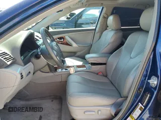 2008 Toyota Camry LE z VIN 4T1BK46K48U068935, wystawiony jako Copart lot #49741425 z przebiegiem 151 741 mil mil oraz Szkoda całkowita • Salvage title. Historia ofert i sprzedaży dostępna na DreamBid. Obrazek 7.