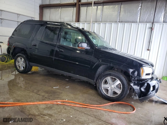 2005 Chevrolet TrailBlazer LS with VIN 1GNET16S456115918, listed as a Copart auction lot 88024455 with 146,799 mi miles and Salvage Title. Bid and sale history available at carsss.com. Image 4.