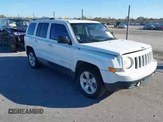 2012 Jeep Patriot Limited z VIN 1C4NJPCB8CD553758, wystawiony jako IAAI lot #41262329 z przebiegiem 121 688 mil mil oraz . Historia ofert i sprzedaży dostępna na DreamBid. Obrazek 1.
