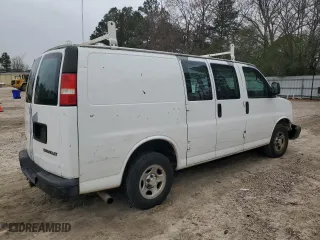 2005 Chevrolet Express Cargo Van with VIN 1GCFG15XX51178582, listed as a Copart auction lot 43621175 with 215,504 mi miles and Salvage Title. Bid and sale history available at carsss.com. Image 3.