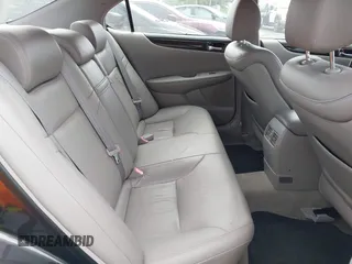 2004 Lexus ES 330 with VIN JTHBA30G145052409, listed as a IAAI auction lot 42180095 with 177,781 mi miles. Bid and sale history available at carsss.com. Image 8.
