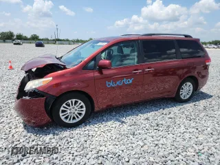 2012 Toyota Sienna XLE AAS z VIN 5TDYK3DC9CS242080, wystawiony jako Copart lot #58374845 z przebiegiem 152 411 mil mil oraz Szkoda całkowita • Salvage title. Historia ofert i sprzedaży dostępna na DreamBid. Obrazek 1.