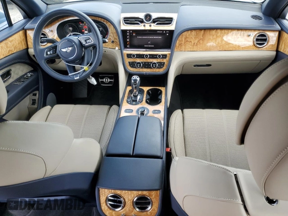 2022 Bentley Bentayga V8 z VIN SJAAM2ZV9NC016403, wystawiony jako Copart lot #51584975 z przebiegiem 4 462 mil mil oraz Szkoda całkowita • Salvage title. Historia ofert i sprzedaży dostępna na DreamBid. Obrazek 8.