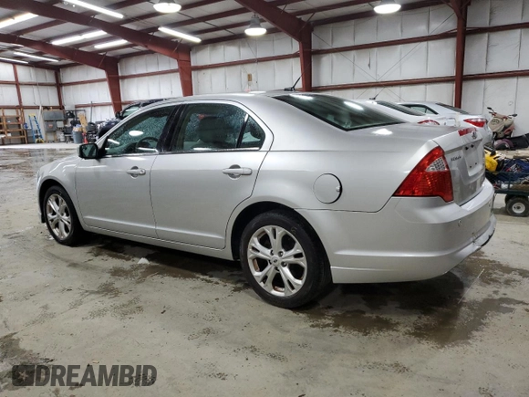 2012 Ford Fusion SE z VIN 3FAHP0HA5CR371175, wystawiony jako Copart lot #52073675 z przebiegiem 135 813 mil mil oraz Czysty tytuł • Clean title. Historia ofert i sprzedaży dostępna na DreamBid. Obrazek 2.