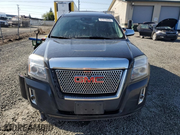2013 GMC Terrain Denali z VIN 2GKFLZE3XD6174104, wystawiony jako Copart lot #51519535 z przebiegiem 104 948 mil mil oraz Szkoda całkowita • Salvage title. Historia ofert i sprzedaży dostępna na DreamBid. Obrazek 5.
