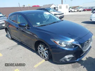 2015 Mazda 3 i Touring z VIN 3MZBM1L77FM225787, wystawiony jako IAAI lot #42585711 z przebiegiem 60 537 mil mil oraz . Historia ofert i sprzedaży dostępna na DreamBid. Obrazek 1.