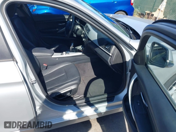 2013 BMW 3 Series 328i с VIN WBA3C1G59DNR45594, выставлен на аукционе IAAI как лот 42250547 с пробегом 183 452 миль миль и . История ставок и продаж доступна на DreamBid. Изображение 5.