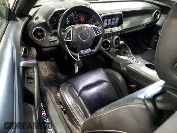 2017 Chevrolet Camaro 2SS z VIN 1G1FG1R72H0189573, wystawiony jako Copart lot #58092845 z przebiegiem 103 089 mil mil oraz Szkoda całkowita • Salvage title. Historia ofert i sprzedaży dostępna na DreamBid. Obrazek 8.