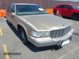 1995 Cadillac Fleetwood z VIN 1G6DW52P2SR713135, wystawiony jako IAAI lot #42352917 z przebiegiem 72 919 mil mil oraz . Historia ofert i sprzedaży dostępna na DreamBid. Obrazek 1.
