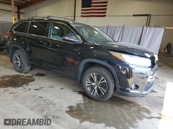 2018 Toyota Highlander LE с VIN 5TDBZRFH6JS834630, выставлен на аукционе Copart как лот 59680915 с пробегом 93 904 миль миль и Списание • Salvage title. История ставок и продаж доступна на DreamBid. Изображение 4.