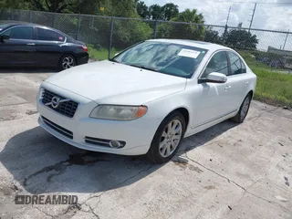 2010 Volvo S80 I6 z VIN YV1982AS1A1121914, wystawiony jako IAAI lot #42503279 z przebiegiem 227 118 mil mil oraz . Historia ofert i sprzedaży dostępna na DreamBid. Obrazek 2.