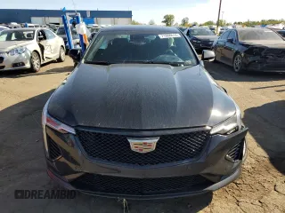2022 Cadillac CT4-V z VIN 1G6DH5RL2N0121059, wystawiony jako Copart lot #71968614 z przebiegiem 55 049 mil mil oraz Szkody całkowita. Historia ofert i sprzedaży dostępna na DreamBid. Obrazek 5.