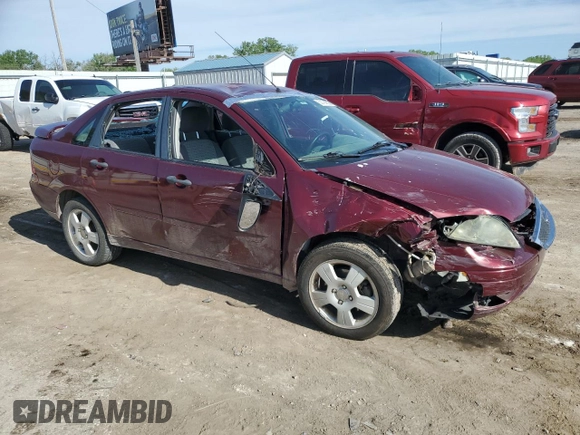 2006 Ford Focus S z VIN 1FAHP34N36W250236, wystawiony jako Copart lot #53794555 z przebiegiem 198 791 mil mil oraz Szkody całkowita. Historia ofert i sprzedaży dostępna na DreamBid. Obrazek 4.