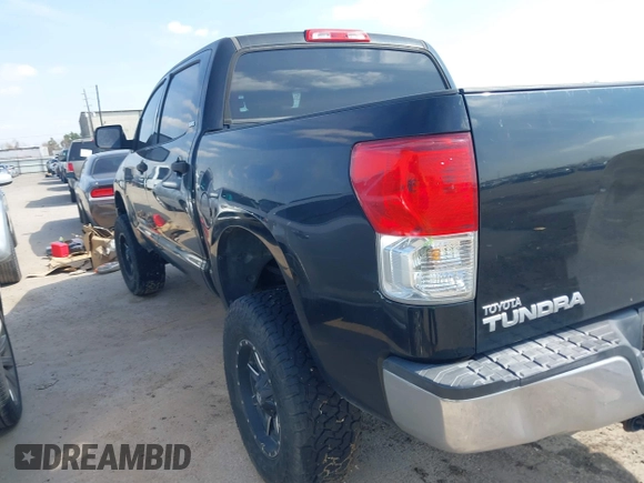 2013 Toyota Tundra 4WD Truck with VIN 5TFDW5F16DX286995, listed as a IAAI auction lot 41584571 with 118,651 mi miles. Bid and sale history available at carsss.com. Image 3.